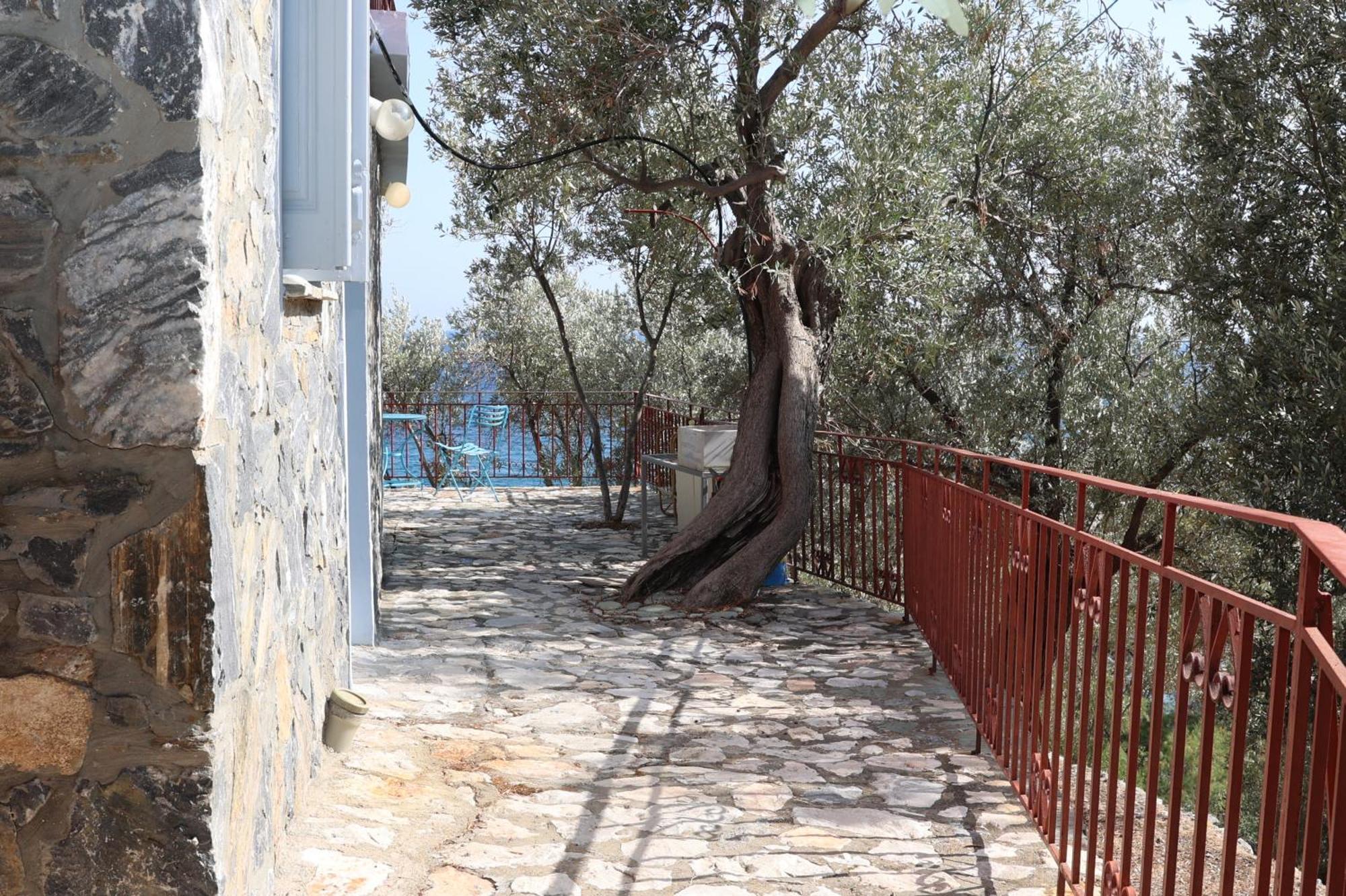 Δωμάτια Κόκκινος Πύργος Plomari Eksteriør bilde