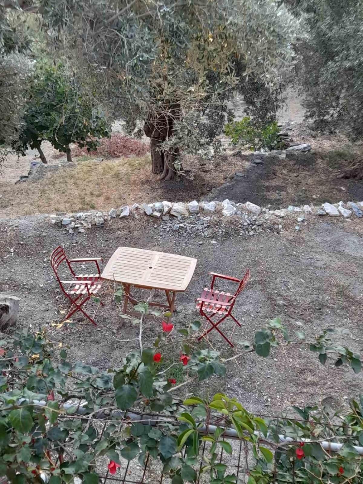 Δωμάτια Κόκκινος Πύργος Plomari Eksteriør bilde